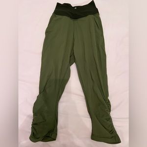 LULULEMON capri green workout pants